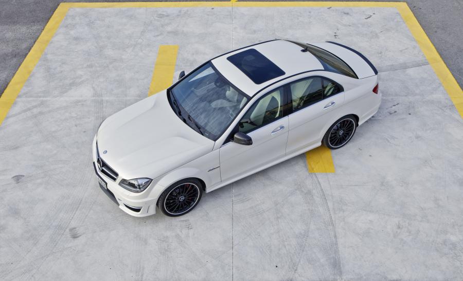  Mercedes-Benz C63 AMG 2011 года  (фото 11 из 25)
